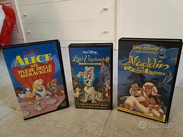 Piccola Collezione di 12 Classici Disney in VHS