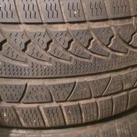 Gomme invernali 245 40 17 