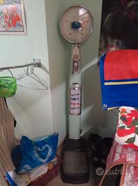 BILANCIA PESAPERSONE A MONETA VINTAGE