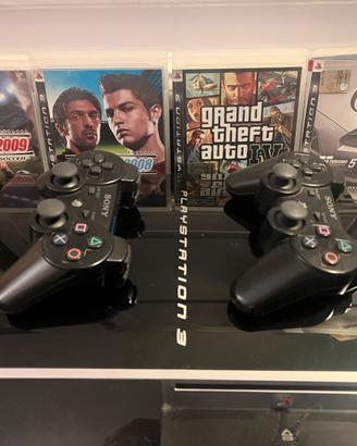 Playstation 3 originale + 2 controller + 4 giochi