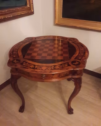 Tavolo con gioco scacchi intarsiato, farfalle