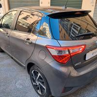 Toyota Yaris 1.5 Hybrid 5 porte Lounge Blue