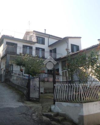 CASA SEMINDIPENDENTE A ZENEVREDO