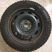 Pneumatici invernali 185/60 R 15 88T con cerchio
