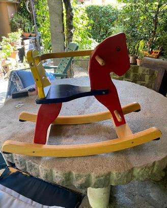 cavallino dondolo