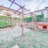 PORZIONE DI CASA RISTRUTTURATA LIBERA SU 3 LATI 2