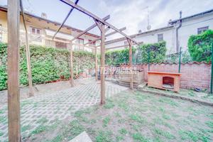 PORZIONE DI CASA RISTRUTTURATA LIBERA SU 3 LATI 2