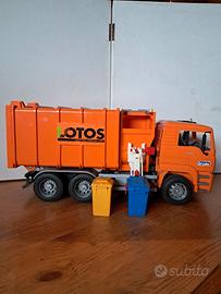 camion raccolta rifiuti BRUDER