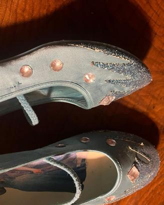 Scarpe di Frozen taglia 35 (circa)