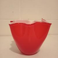 Vaso in vetro rosso
