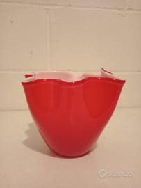 Vaso in vetro rosso