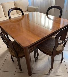 Tavolo quadrato (allungabile) in legno