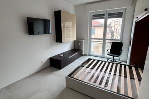 Ampio monolocale arredato zona baggio/ Bisceglie