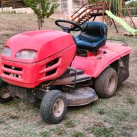 trattorino tagliaerba  MTD