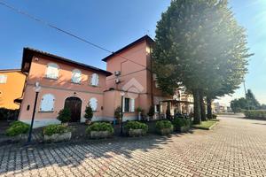 ALBERGO A NOVELLARA