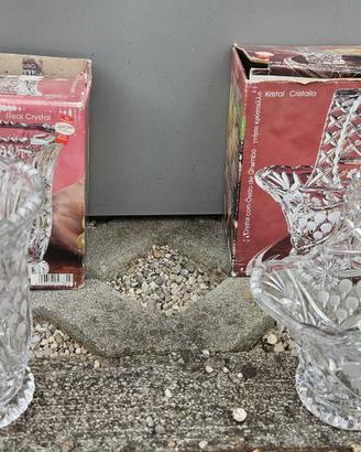 Vaso e un cestino in cristallo intagliato