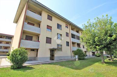 4 LOCALI A CRESCENTINO