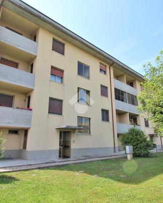 4 LOCALI A CRESCENTINO
