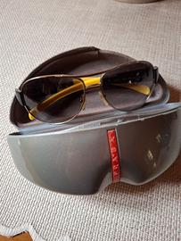 occhiali da sole Prada