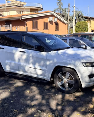 Grand cherokee Overland bicolore perfetta.