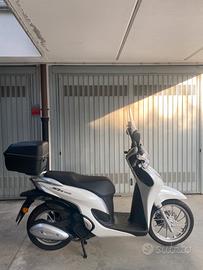 Honda sh mode 125 pari al nuovo