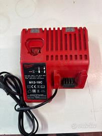 Carica batterie Milwaukee