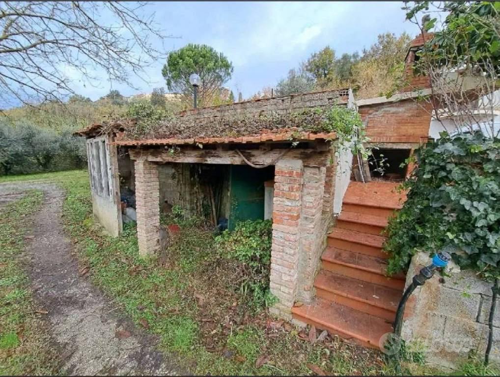 Immobile in asta di 177 m² a Pontedera - Altro