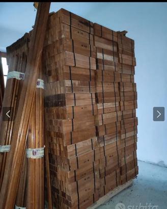 Pavimento in teak aintico