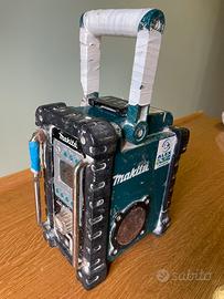 Makita BMR100 AM/FM Radio