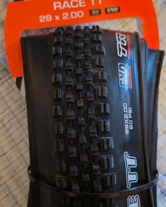 gomma maxxis race tt