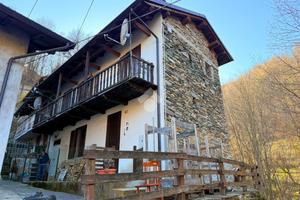 CASA SEMINDIPENDENTE A VIÙ