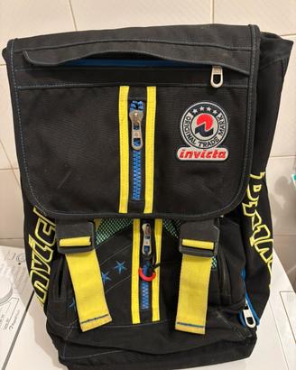 Zaino invicta ben tenuto quasi nuovo