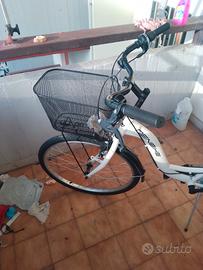 Bicicletta donna 26 con cestello permuta con elet
