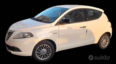 Lancia Y 1.2 69 CV 5 porte S&S Gold