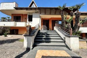 VILLA SINGOLA A GIUGLIANO IN CAMPANIA