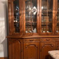 Credenza il legno massiccio perfette condizioni