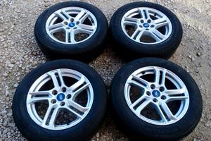 cerchi e gomme nuove 16 originali ford 