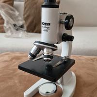 Microscopio Konus