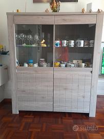 vetrinetta credenza