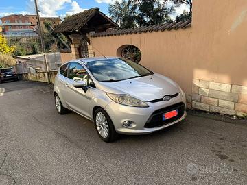 FORD FIESTA BENZ/GPL 2010