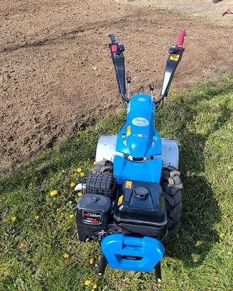 Motocoltivatore BCS 738 con fresa.