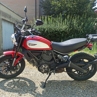 Ducati scrambler 800 icon red