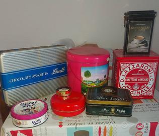 Lotto di scatole in latta vintage