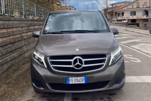 Mercedes-Benz V220d