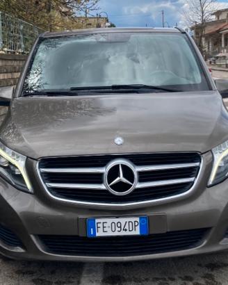 Mercedes-Benz V220d (leggere descrizione)