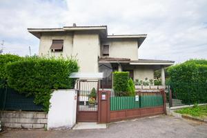 BIFAMILIARE A GARBAGNATE MILANESE