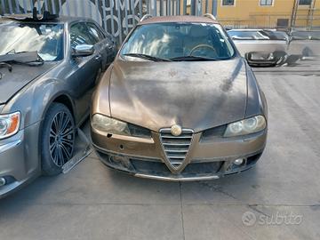 Alfa Romeo CrossWagon Q4. Con 0 km, Solo ricambi.