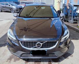 Volvo V40 R Design