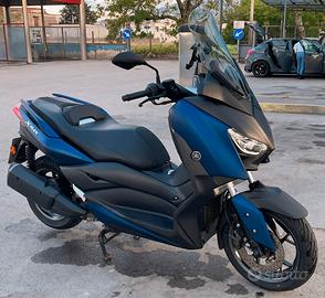 Yamaha XMAX 300 (2018) - SOLO 18.000 KM