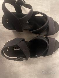 Sandali neri Toms